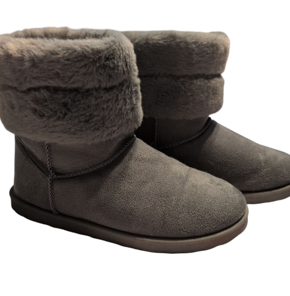 Shoes - *Like New Cozy Gray Boots